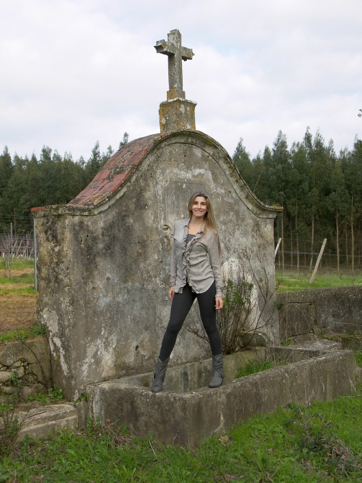 Mila_Ferreira_Cinza2