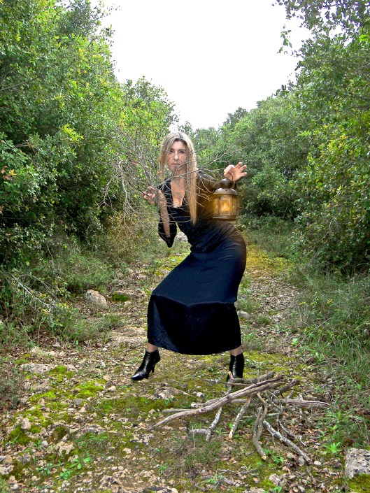 Mila_Ferreira_Feiticeira10