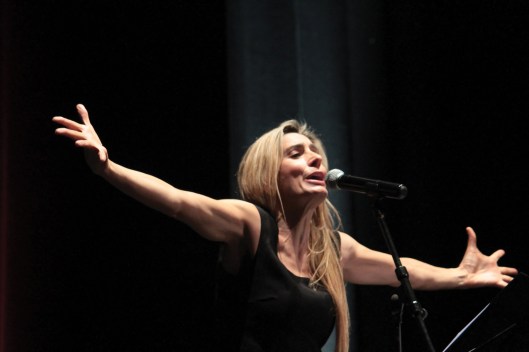 Mila_Ferreira_Bonsoir