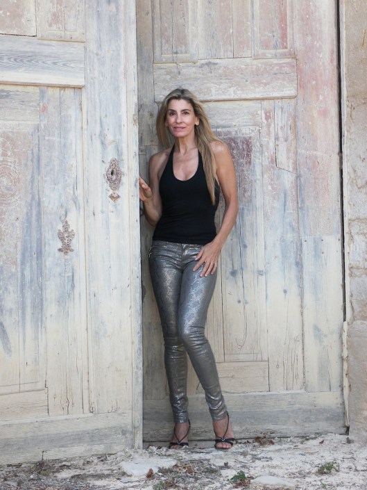 Mila_Ferreira_Porta6